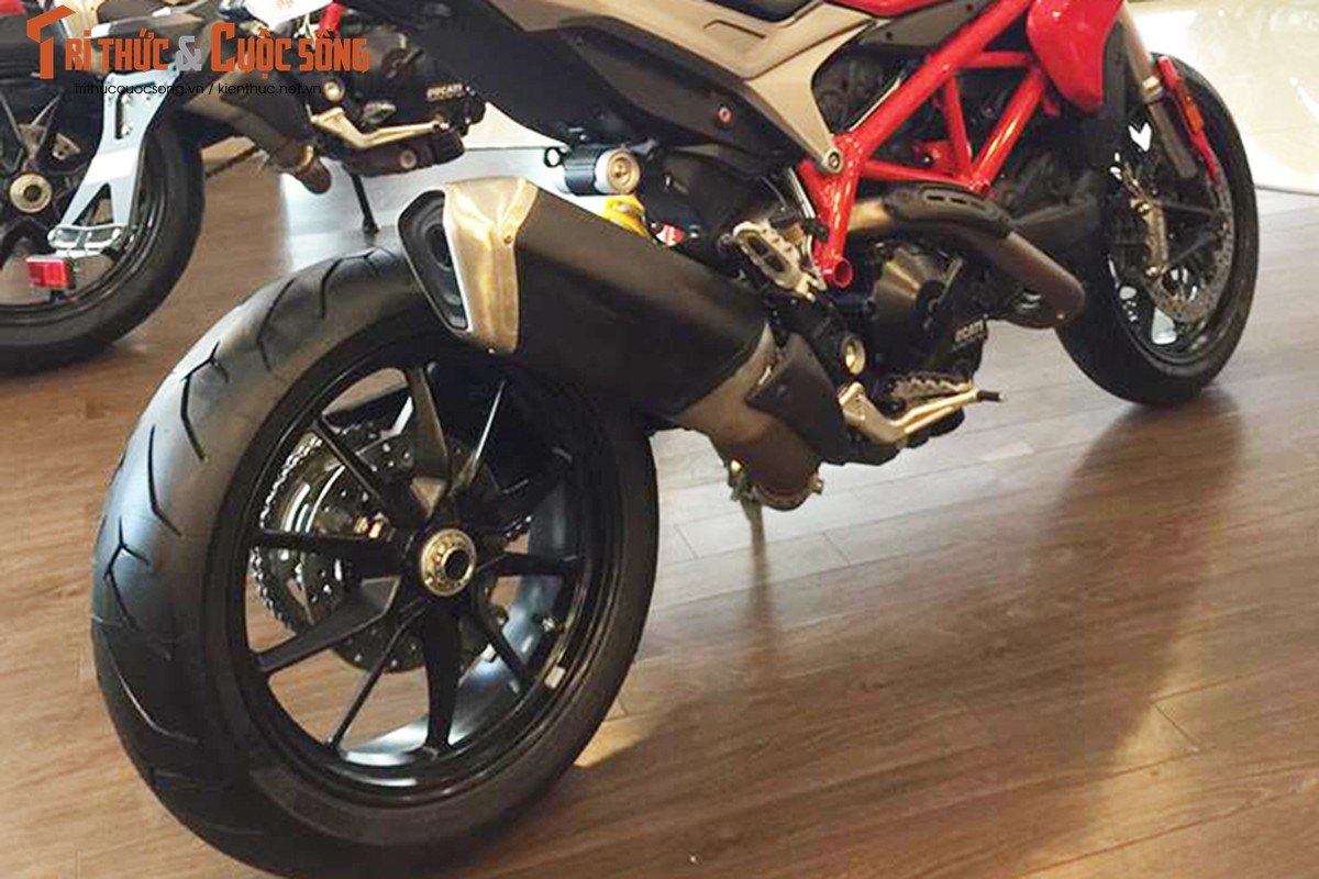 Ducati Hyperstrada 939 dau tien ve Viet Nam gia 500 trieu dong-Hinh-9